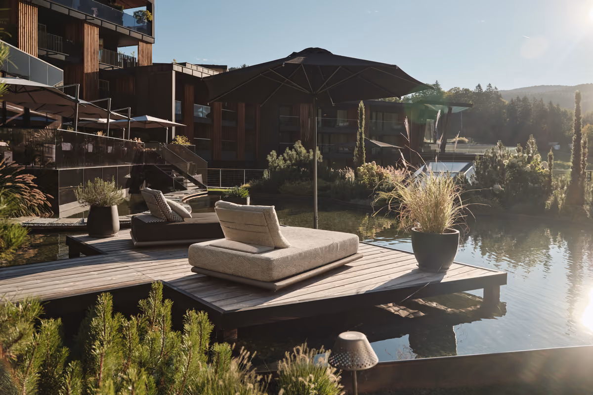 Il nuovo laghetto esterno alla spa del Viktoria Alpine Hideway
