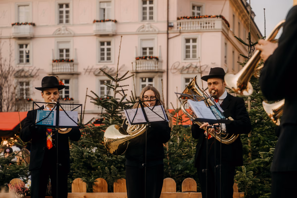 Non solo casette e vin brulé: il Natale di Bolzano guarda anche alla solidarietà