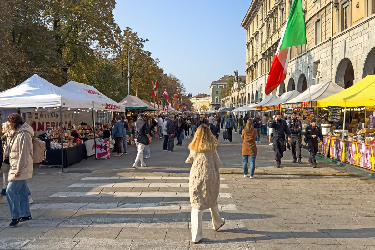 26 Paesi e 105 banchi: il Sentierone di Bergamo si trasforma nel mercato del mondo