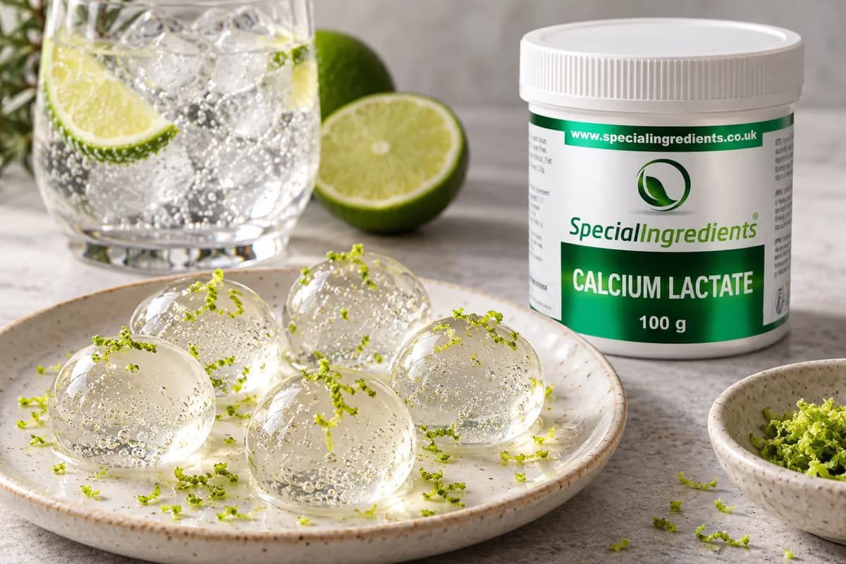 Il cocktail cambia consistenza: il Gin Tonic diventa una sfera da mangiare