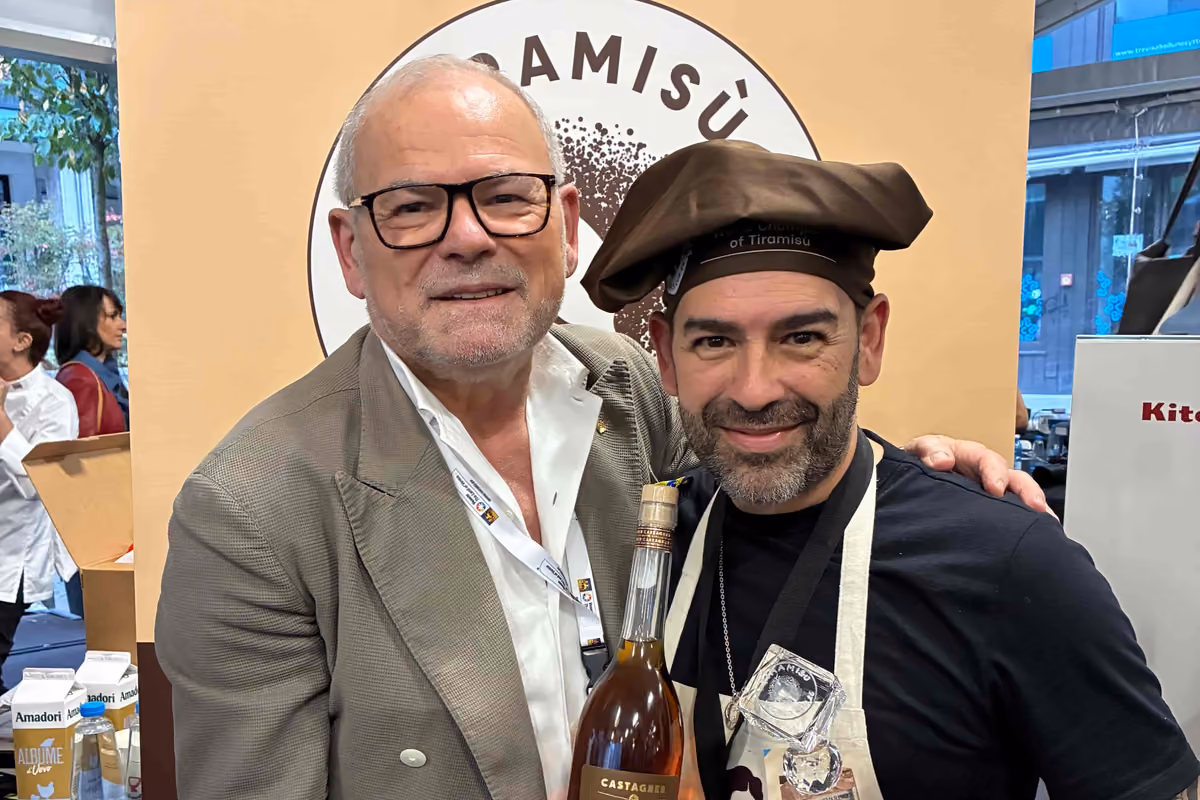Tiramisù World Cup: Roberto Castagner (a sinistra) con Marcos Muzzi, vincitore nella categoria della ricetta originale