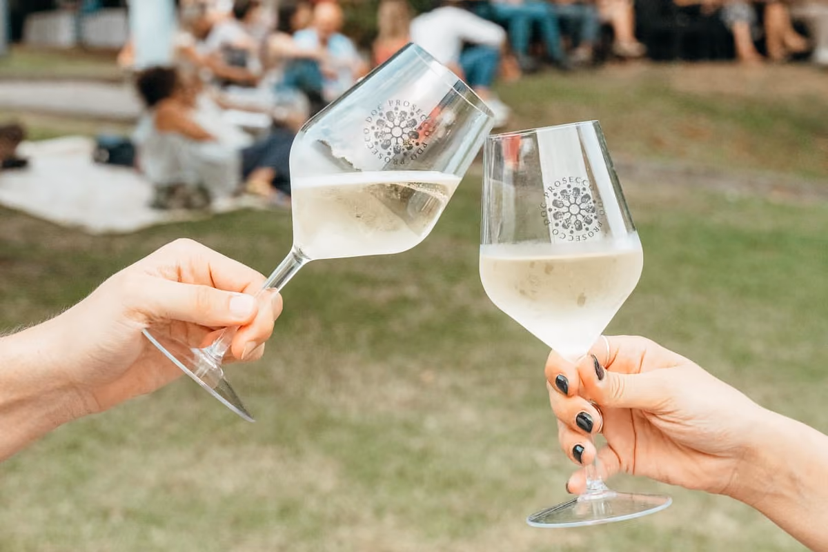 Il Prosecco conquista i francesi: «Ci ringraziano, avviciniamo i consumatori alle bollicine»