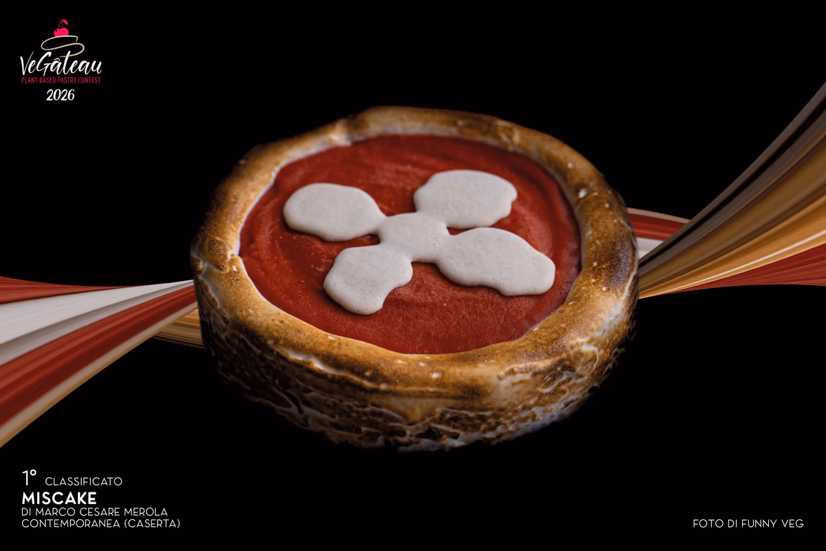 Sembra una pizza, ma è una cheesecake vegetale: Miscake vince Vegâteau 2026