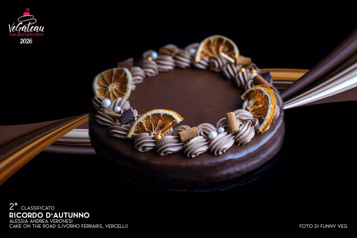 Sembra una pizza, ma è una cheesecake vegetale: Miscake vince Vegâteau 2026