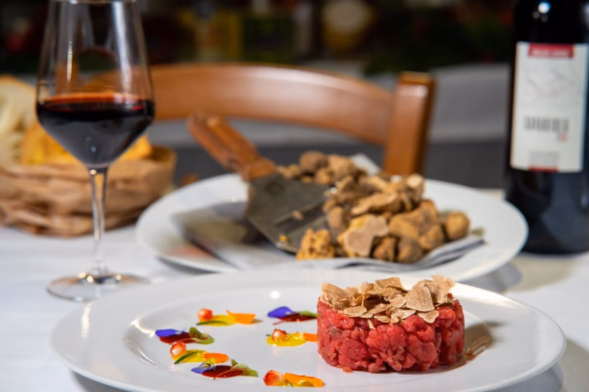 In un’osteria storica di Pavia il titolare fa tutto da solo (con l’aiuto della tecnologia)