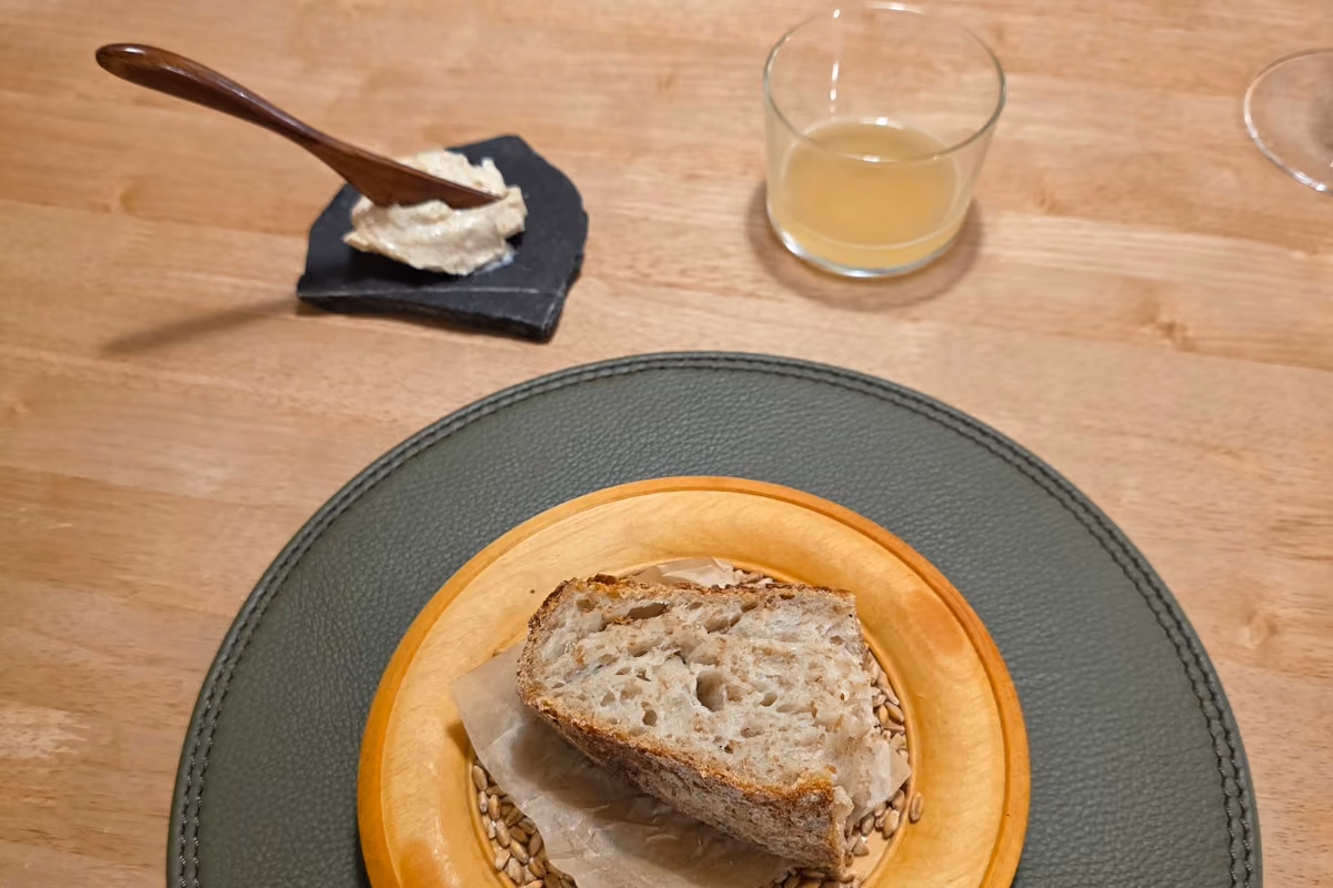 A Land ogni piatto nasce da un solo ingrediente e ha una colonna sonora tutta sua