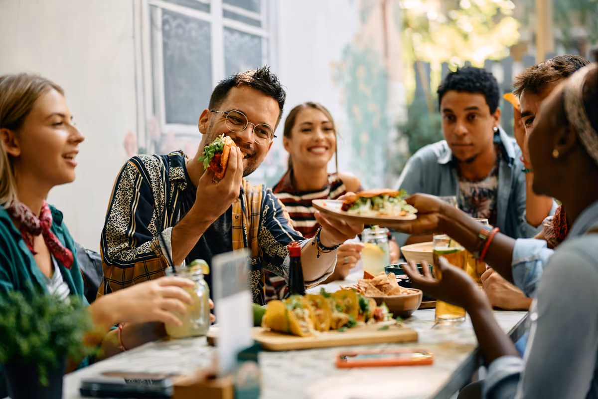 Il Corano nelle mense italiane? Il rapporto fra cibo e religione oltre le polemiche