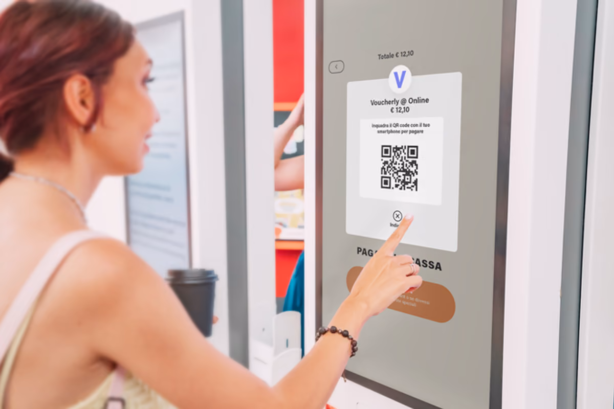 Il totem di Self Ordering proposto da Voucherly riduce i tempi di presa della comanda e di attesa
