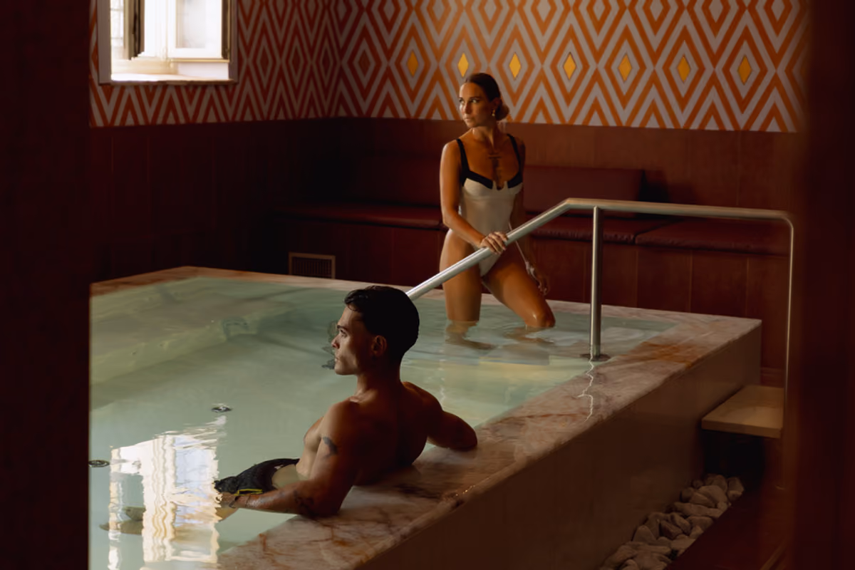 Nel Veronese c'è un hotel dove l'autunno si vive tra rituali botanici e sauna alle erbe