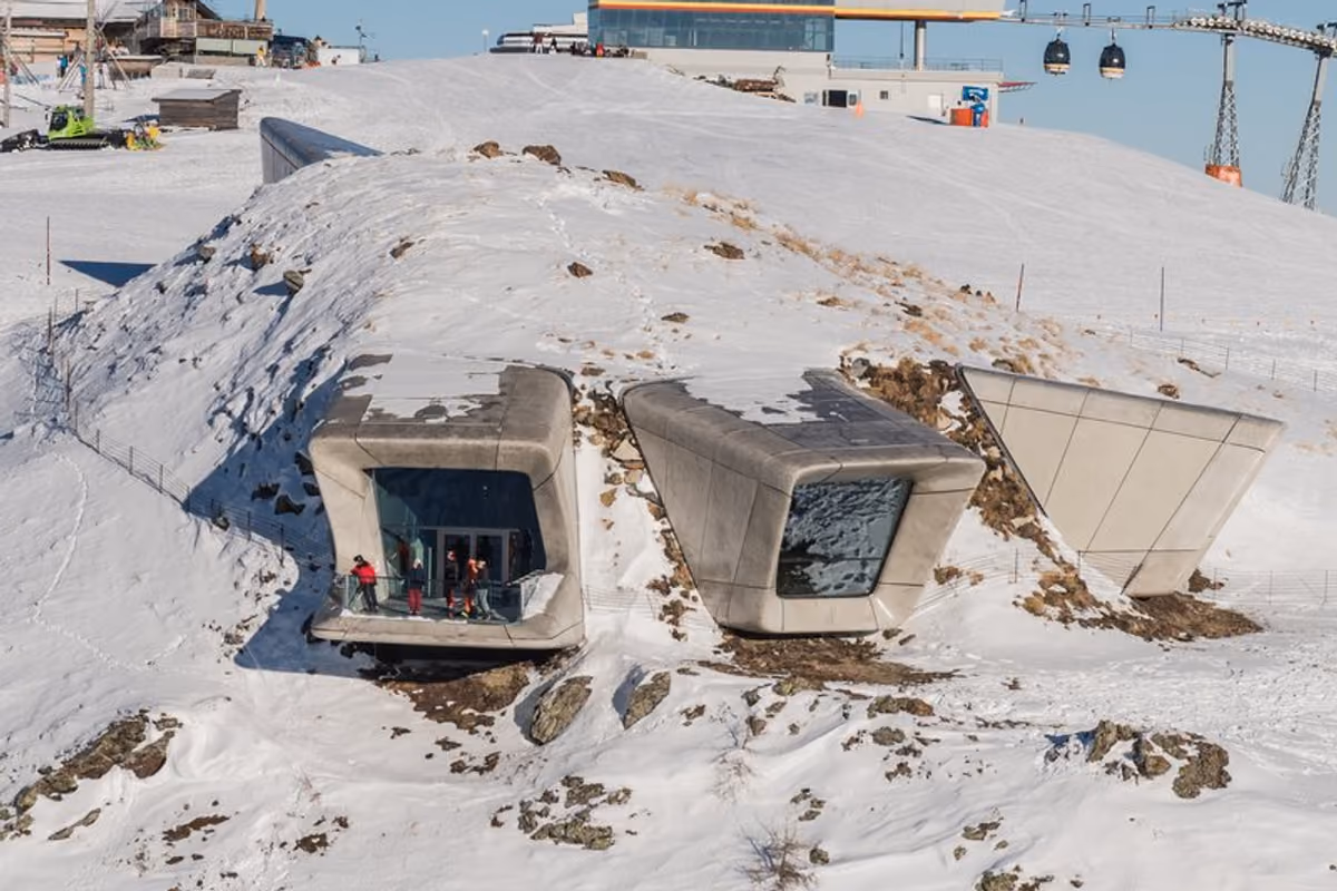 Il Messner Mountain Museum di Corones, in parte scavato nella roccia