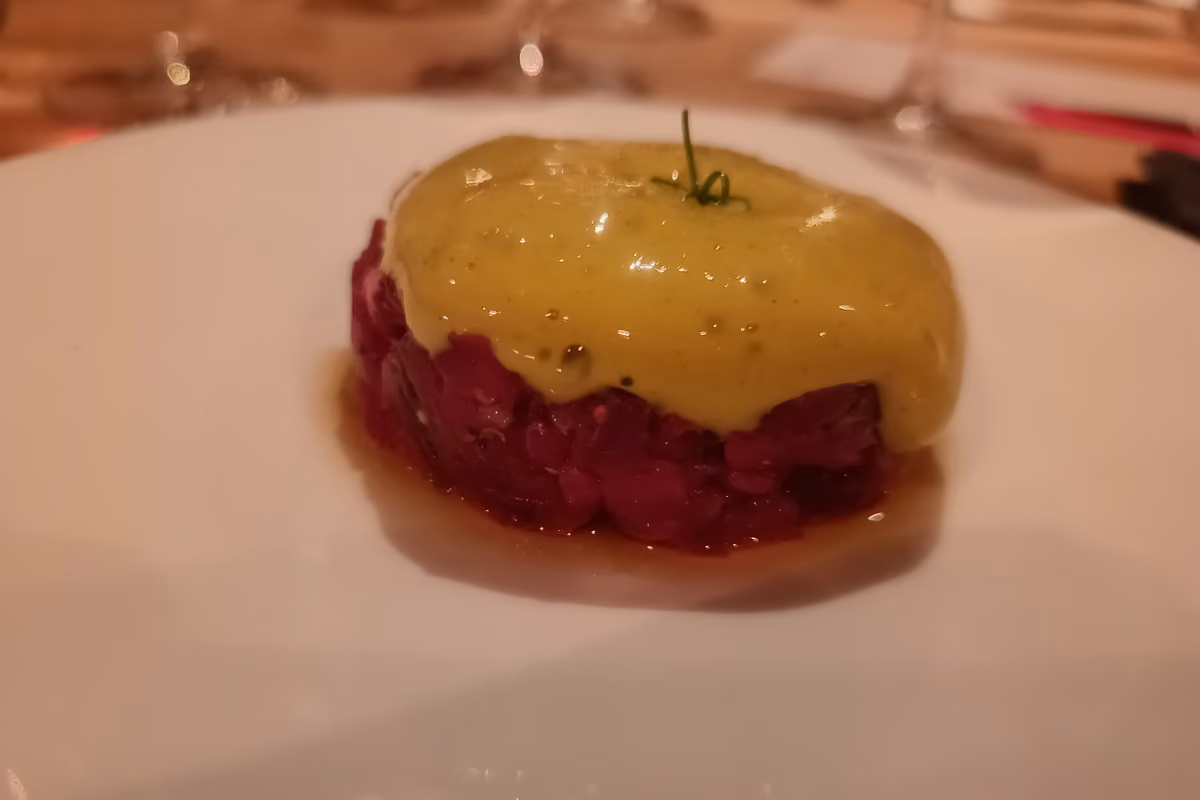 Tartare in salsa bernese