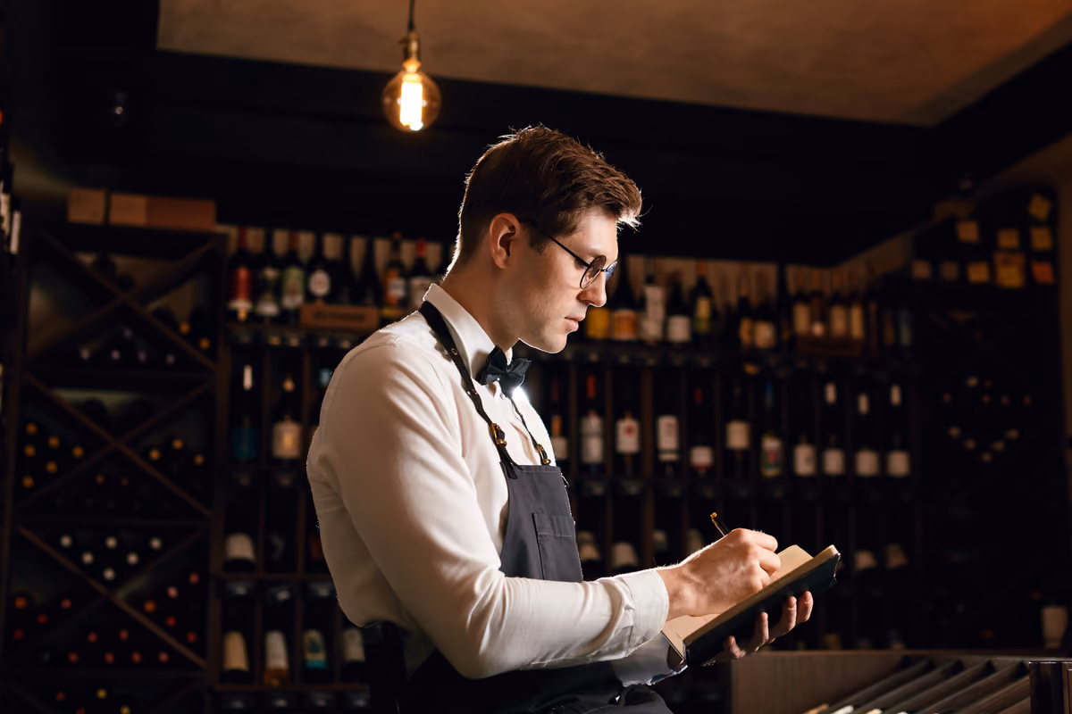 Chiude un ristorante a Londra: la lezione sui ricarichi del vino che i ristoratori italiani devono imparare