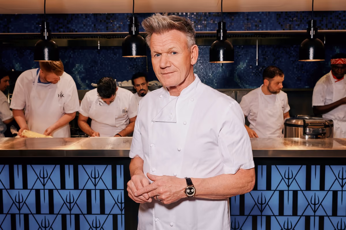 Lo chef Gordon Ramsay nella cucina di Hell's Kitchen