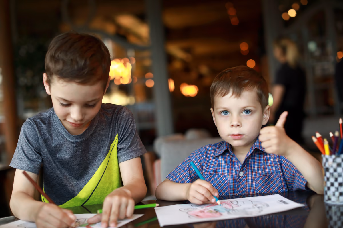 Dal 1° novembre, 15 ristoranti sardi invitano le famiglie a lasciare da parte gli smartphone, mettendo a disposizione attività per i più piccoli