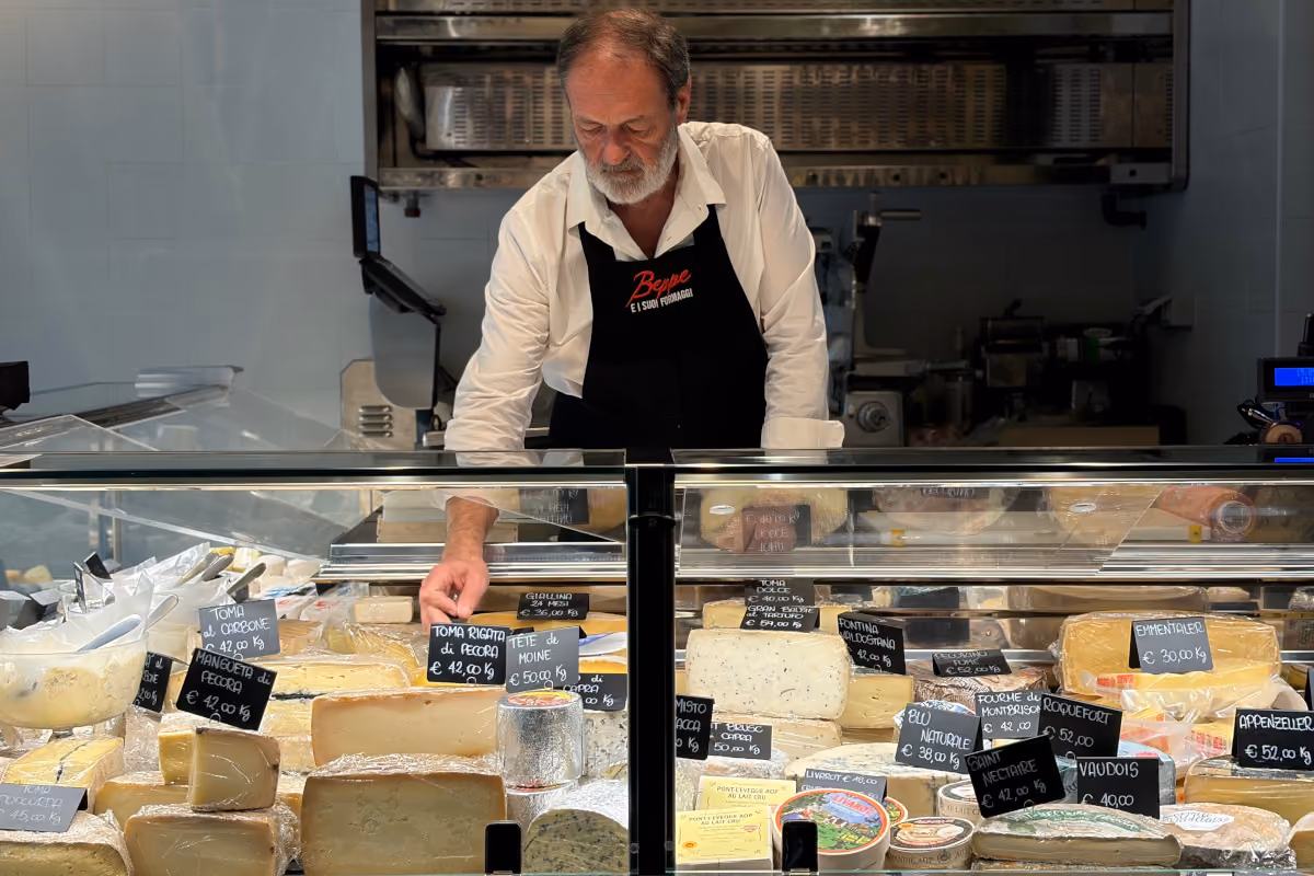 Pasta fresca, salumi e formaggi: le tre botteghe di Roma che sfidano i supermercati