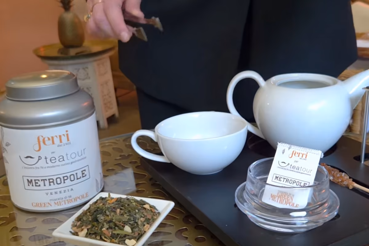 La miscela di tè creata dal Tea Master Albino Ferri per l'Hotel Metropole di Venezia