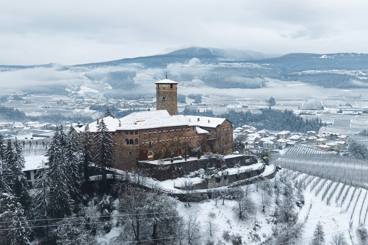 Castel Valer visto dall'alto