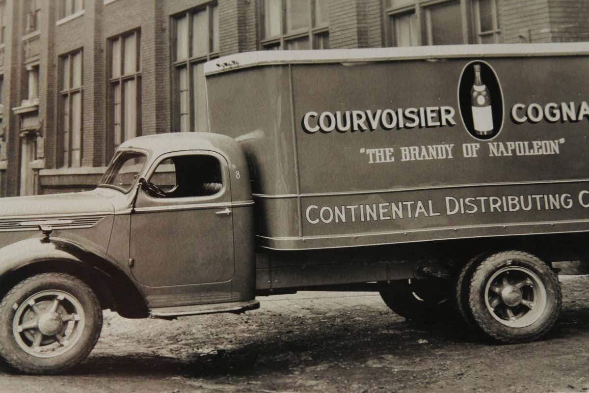 Perché Campari compra Courvoisier, storico cognac di Napoleone III Perché Campari compra Courvoisier, storico cognac di Napoleone III