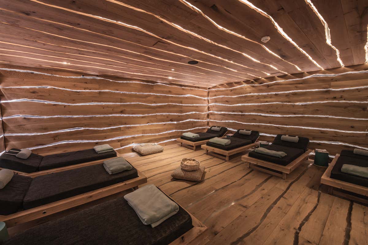 Riprendersi dalle feste con la sauna con vista del Cyprianerhof Dolomit Resort