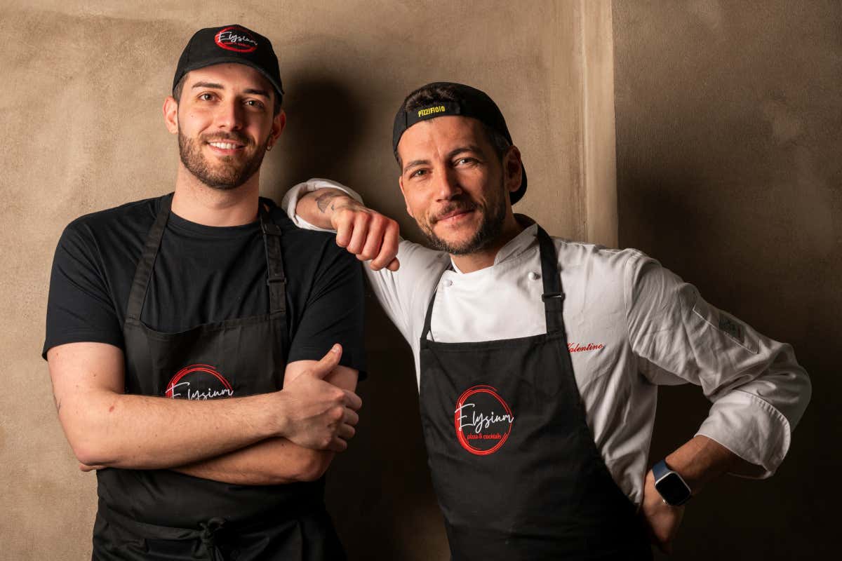 A ruota di carro come la napoletana e croccante come la romana: la pizza di Elysium