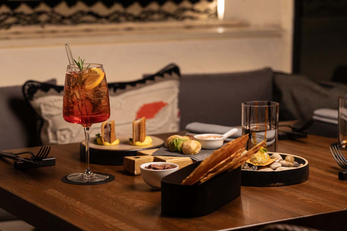 Cena da Frades, il ristorante cocktail bar di Milano dove tutto parla sardo