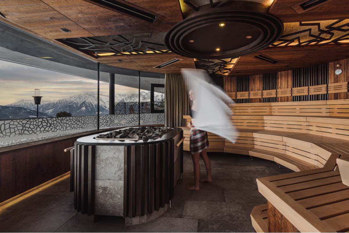 Hai mai provato la banya siberiana? L'inverno tra spa e sci all'Hotel Chalet Mirabell Hai mai provato la banya siberiana? L'inverno tra spa e sci all'Hotel Chalet Mirabell