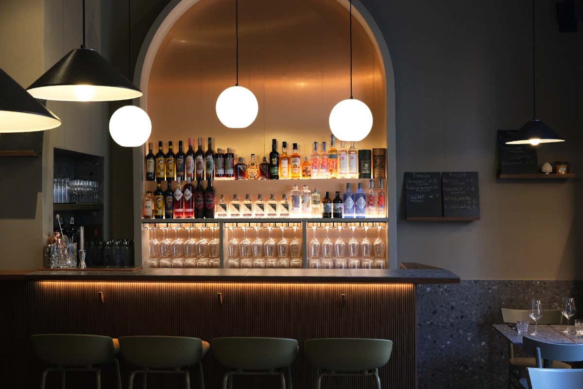 A Roma... non c'è Differenza tra bistrot e salumeria di quartiere A Roma... non c'è Differenza tra bistrot e salumeria di quartiere