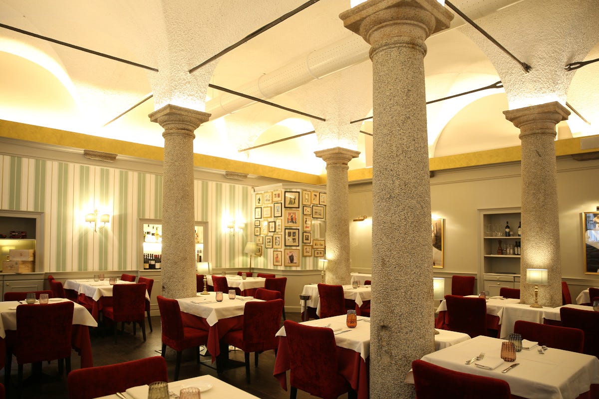 Valentino Vintage Restaurant, il ristorante a pochi passi dal Duomo  Valentino Vintage Restaurant il ristorante a Milano che sarebbe piaciuto a... Rodolfo