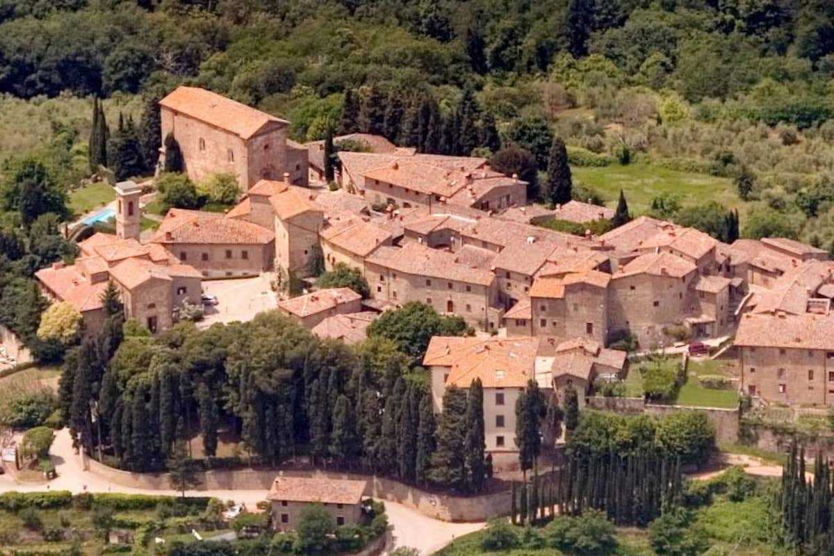 Nel Chianti Classico tra cantine storiche, borghi incantati e wine relais