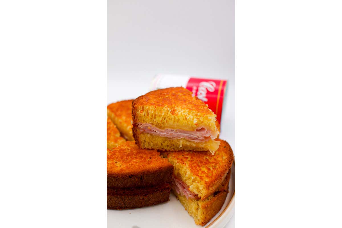 Fame a Torino? Al Caffè San Carlo tra croissant ovali e ricette piemontesi