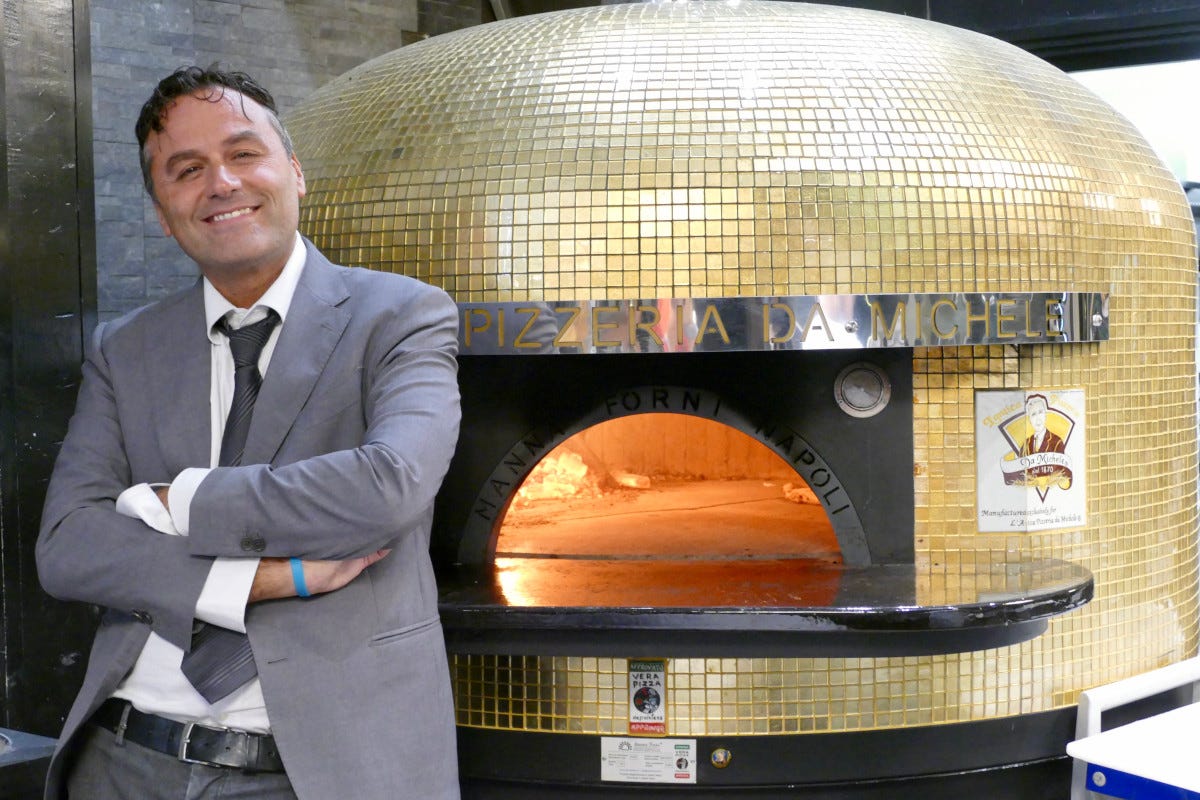 La pizza a ruota di carro arriva a Bergamo: apre l'Antica Pizzeria Da Michele