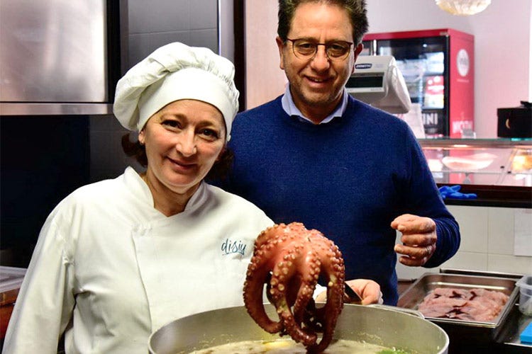 Anna Martinez e Vincenzo Giambanco - Disìu, ristorazione da banco da cucinare a casa propria