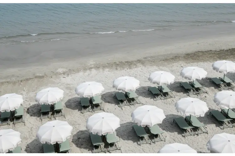 Hotel Windsor, rinascita tra design e gusto sulla spiaggia di Laigueglia