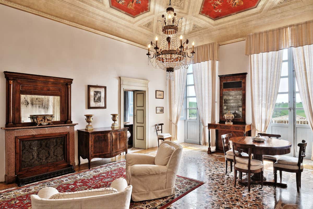 Oh che bel castello! A Monterado soggiorni da principi