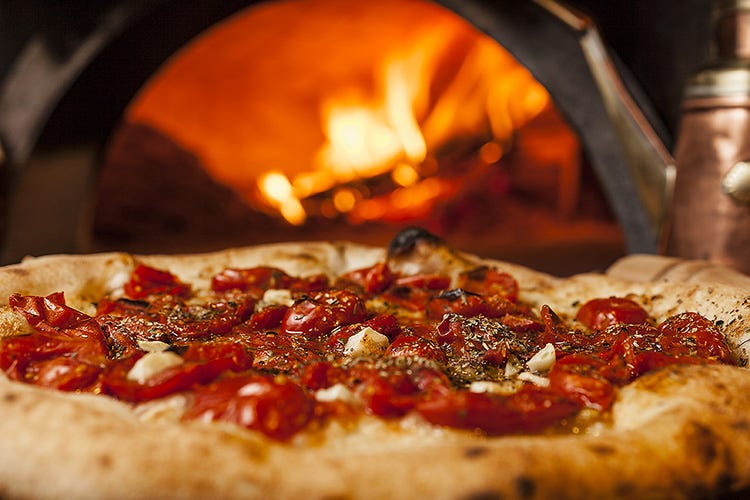 Giornata Mondiale della Pizza, i pizzaioli in diretta Facebook cucinano con gli utenti