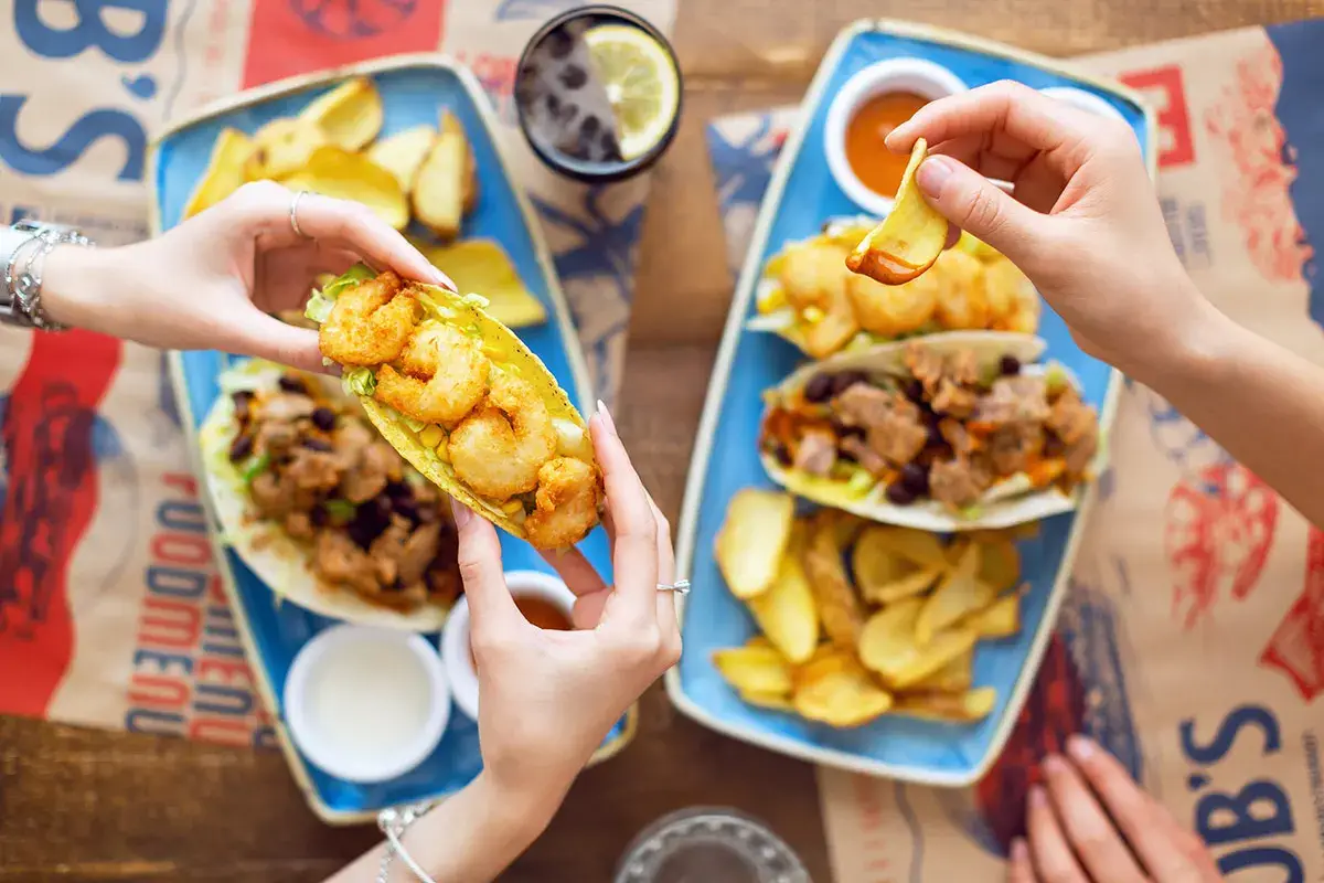 Gusto e condivisione nel menu Lob's apre a Milano con un menu tutto nordamericano
