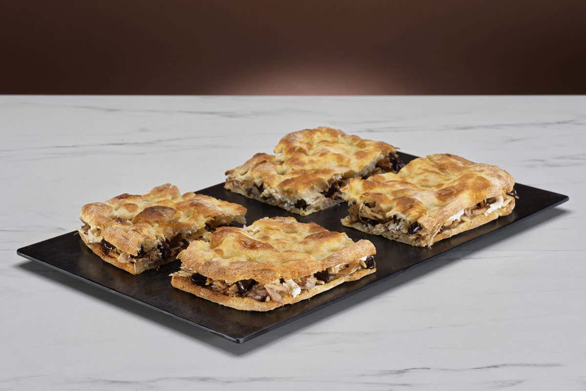 Scrocchiarella Sandwich 28 x 38 porzionata&nbsp; Scrocchiarella Sandwich nuovi format per ogni tipologia di esigenza dell'Horeca