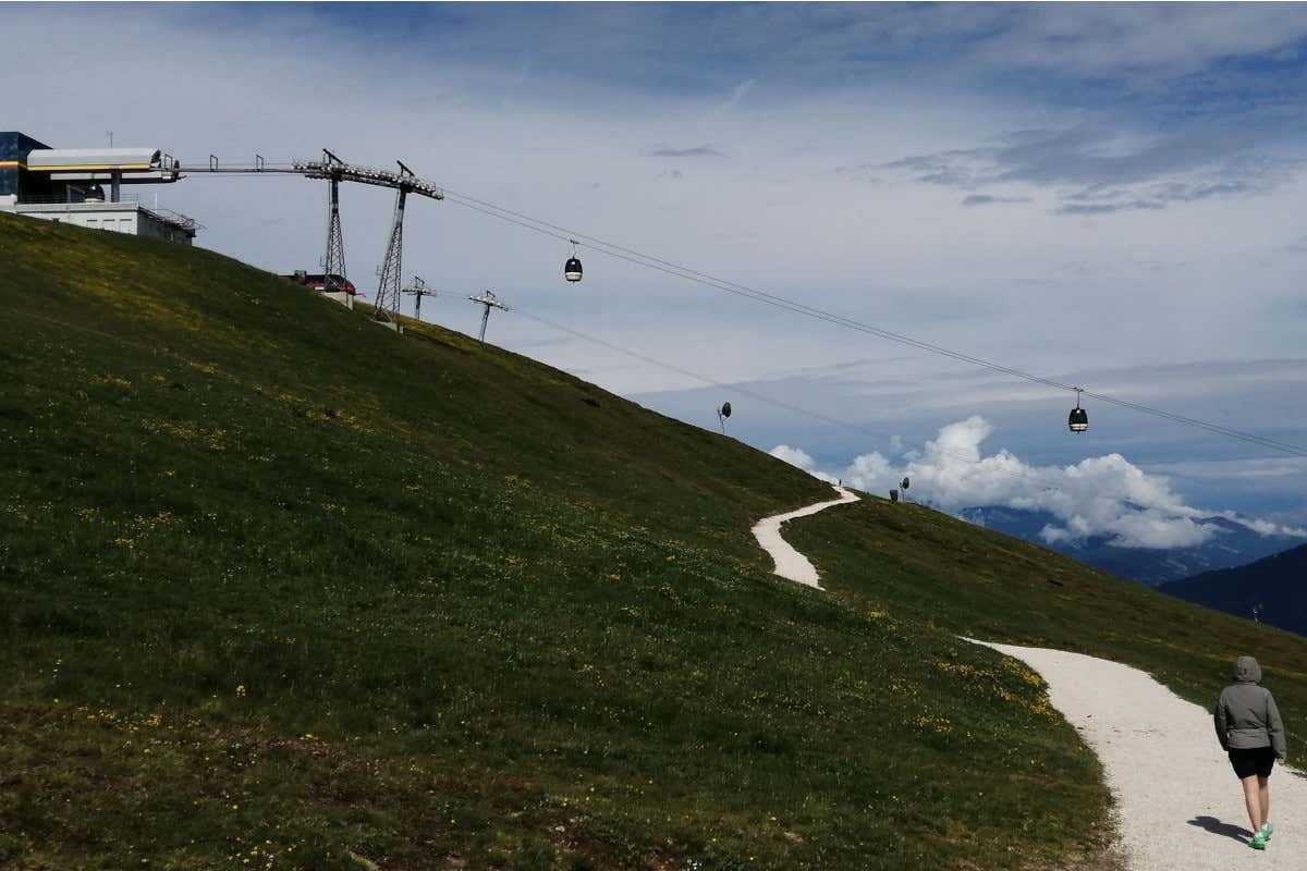 Una delle funivie in cima al Kronplatz Viaggio su due ruote alla scoperta della Val Pusteria