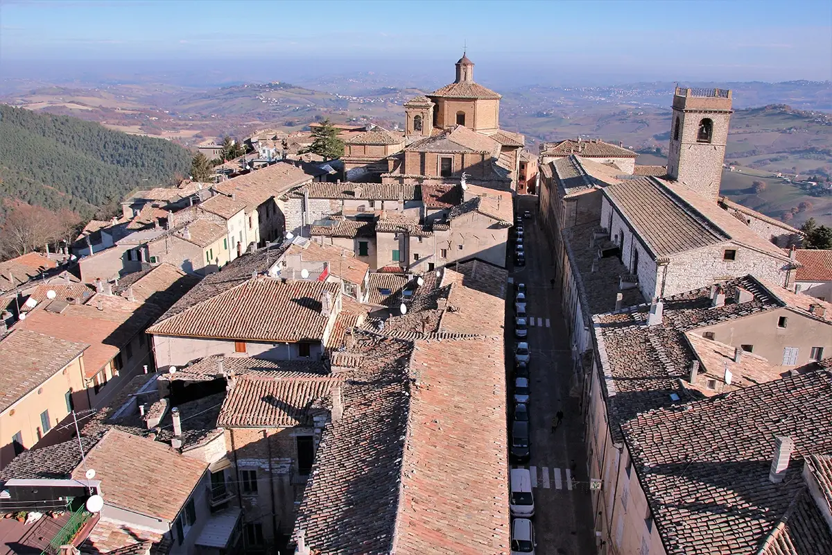 Lo splendido centro storico Tappa ad Arcevia, la perla dei monti con nove castelli