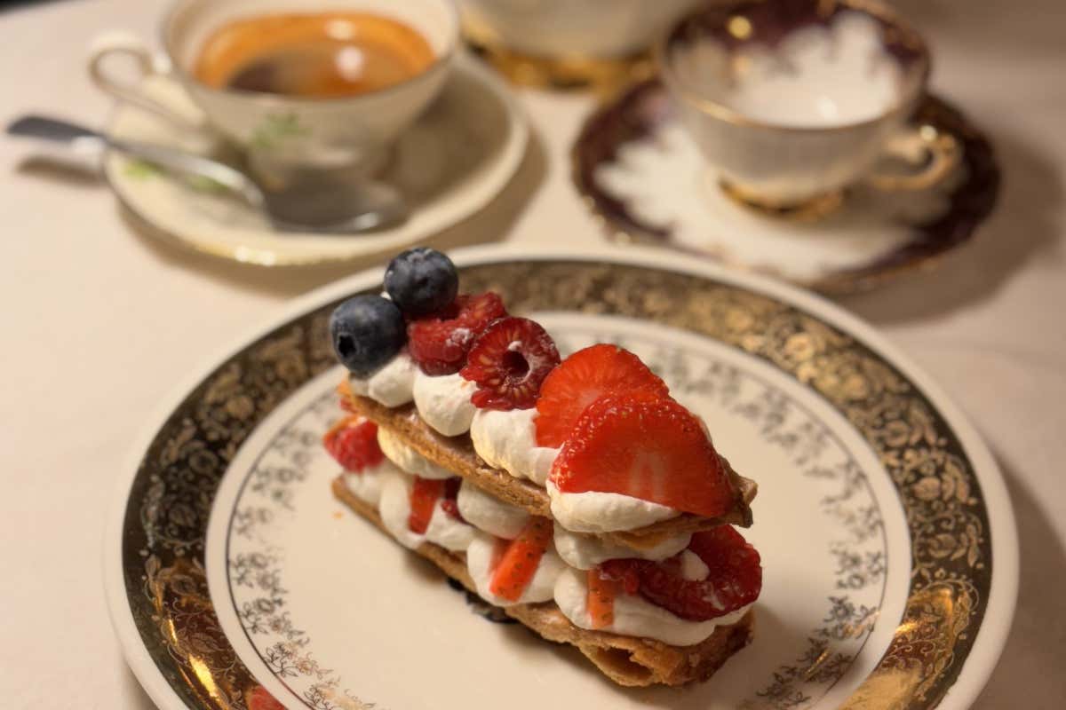 A Seregno c'è una pasticceria con bistrot: entriamo da A'Ida e le viole A Seregno c'è una pasticceria con bistrot: entriamo da A'Ida e le viole