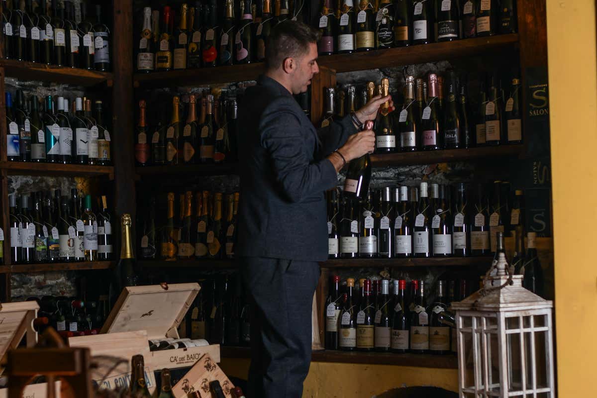 In Liguria tra colline ed erbe spontanee: cosa si mangia da Cantine Cattaneo In Liguria tra colline ed erbe spontanee: cosa si mangia da Cantine Cattaneo