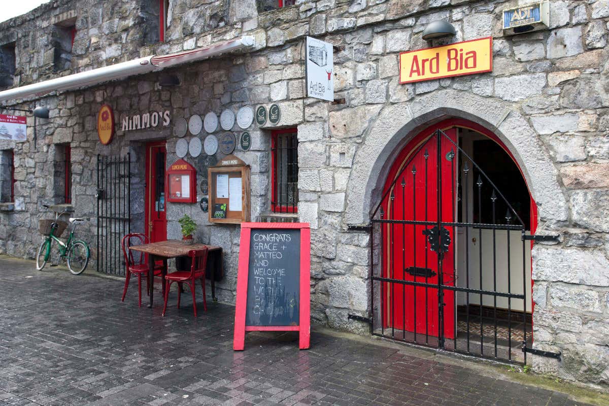 Alla scoperta di Galway con Nicola Coughlan, la Penelope di Bridgerton