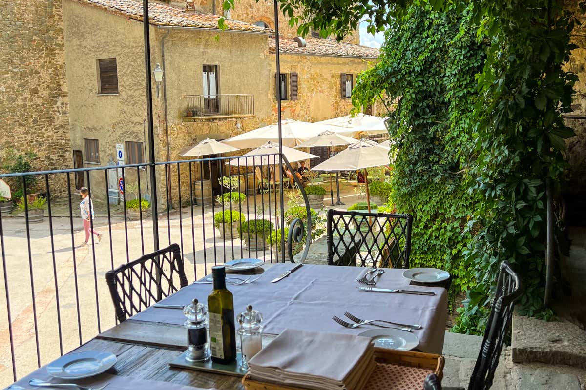 Nel Chianti Classico tra cantine storiche, borghi incantati e wine relais