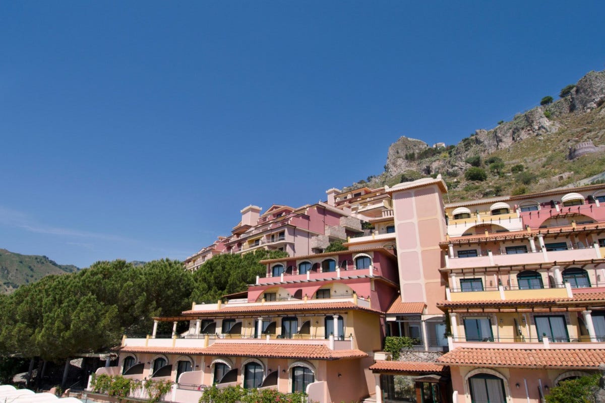A due passi dal mare della Sicilia: ecco il nuovo Hotel Baia Taormina