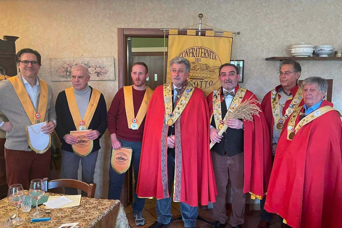 La Confraternita del risotto Confraternita del Risotto cena dei bolliti e tre nuovi confratelli