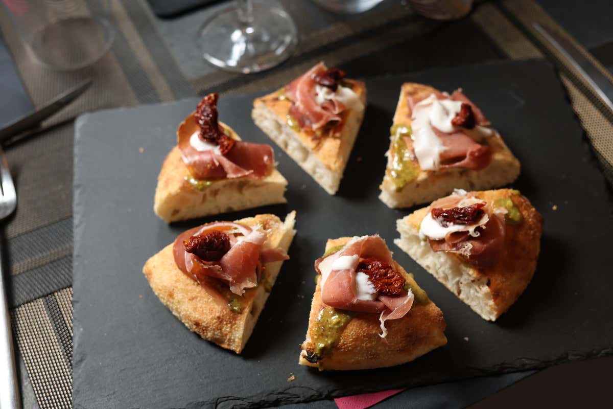 Mai provato una pizza molecolare? Succede da Molecola a Palermo