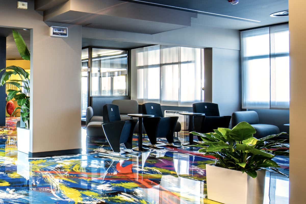 Quando la street art entra in camera: ecco il Muraless Art Hotel