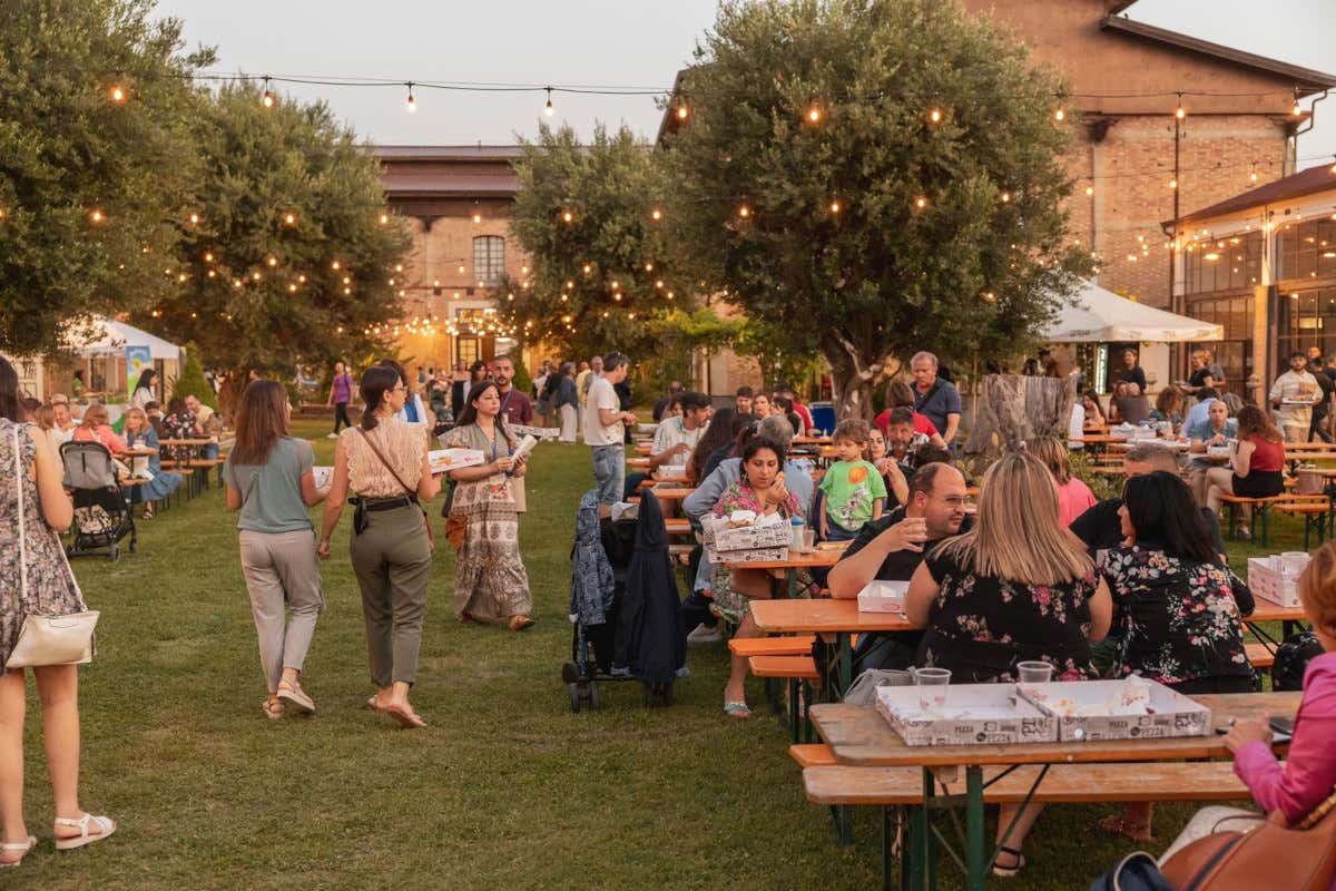 Giù il sipario di Paestum Pizza Fest: successo da 10mila visitatori in 3 giorni Giù il sipario di Paestum Pizza Fest: successo da 10mila visitatori in 3 giorni