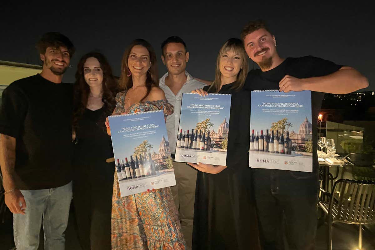 Il 2024 del Roma Doc? Un calendario in latino tra vino, monumenti e influencer