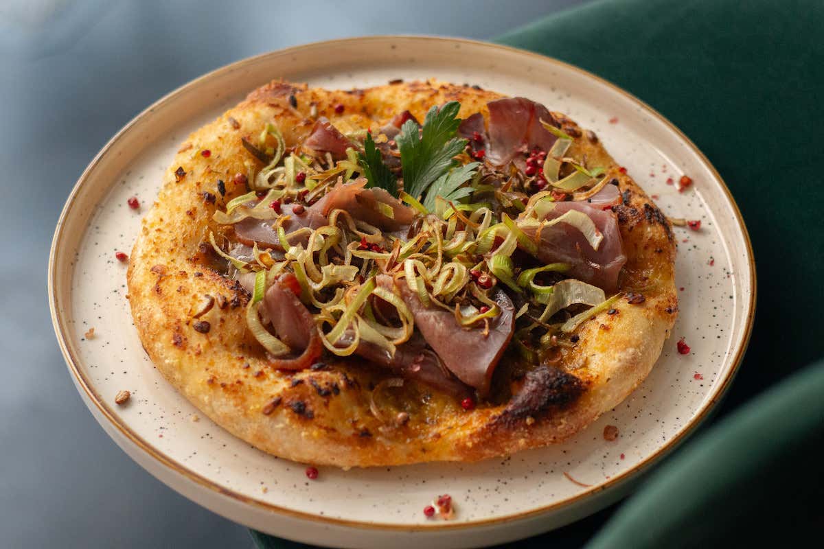 Tim Burton in cucina: ecco i piatti e dolci ispirati al regista nei locali di Torino